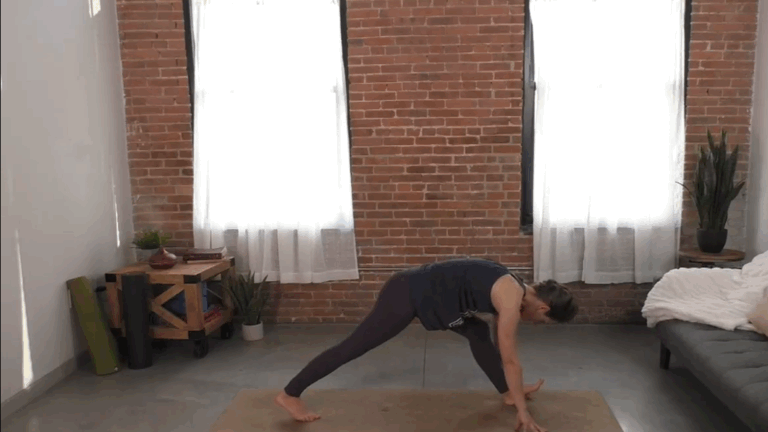 Balancing 60 Minute Slow Flow with Lindsey Nauta